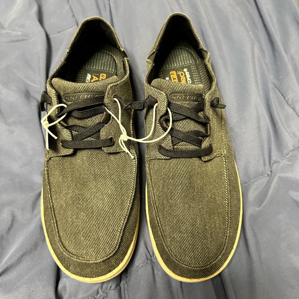 Skechers Black Boat Shoes with Minimalist Design
